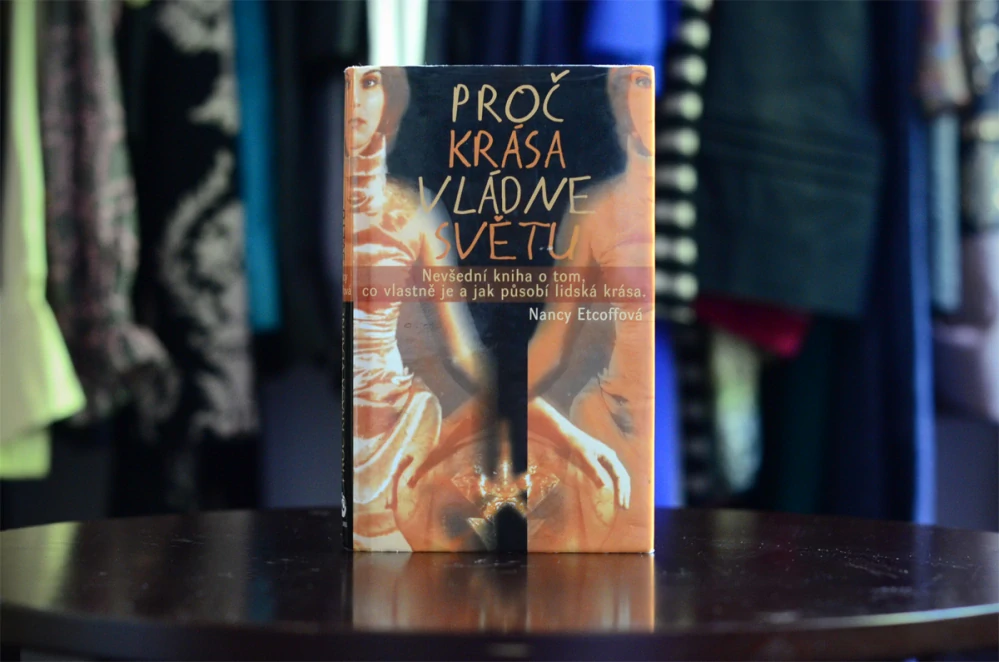"Proč krása vládne světu" | kniha