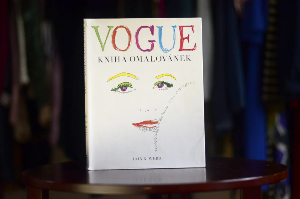 "VOGUE kniha omalovánek" | kniha