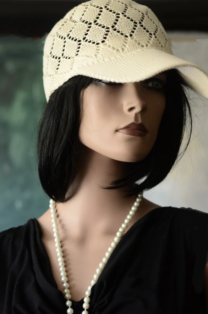 Chic kšiltovka I. | model ve vanilkové