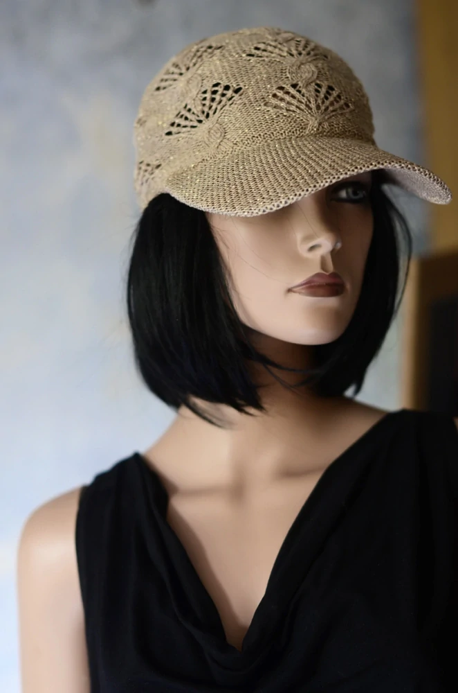 Chic kšiltovka IV. | model v přírodní