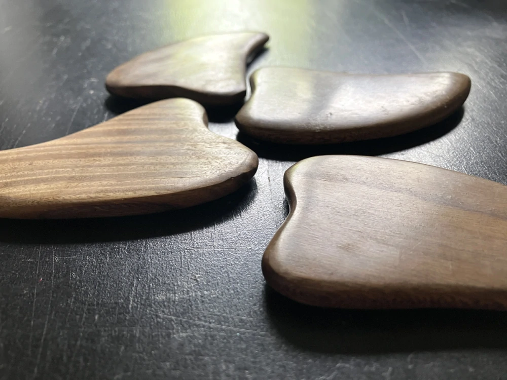 GUA SHA pro omlazení obličeje | santalové dřevo