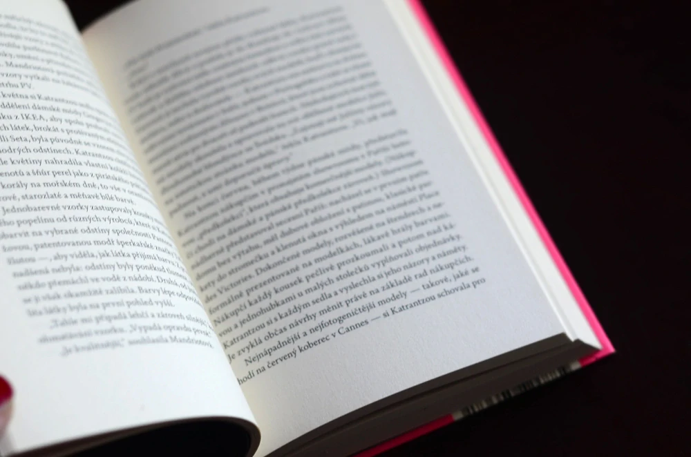 "Vláda módy" | kniha