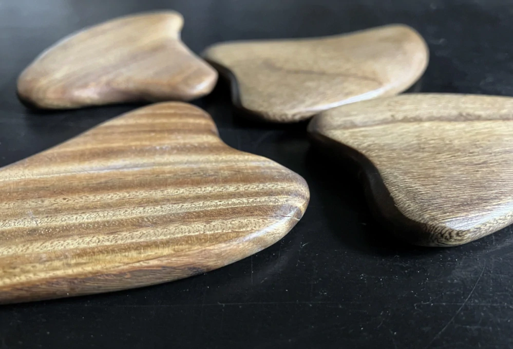 GUA SHA pro omlazení obličeje | santalové dřevo