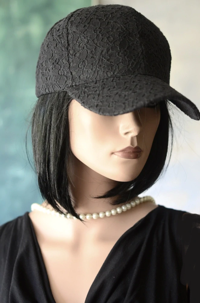 Chic kšiltovka III. | model v černé krajce