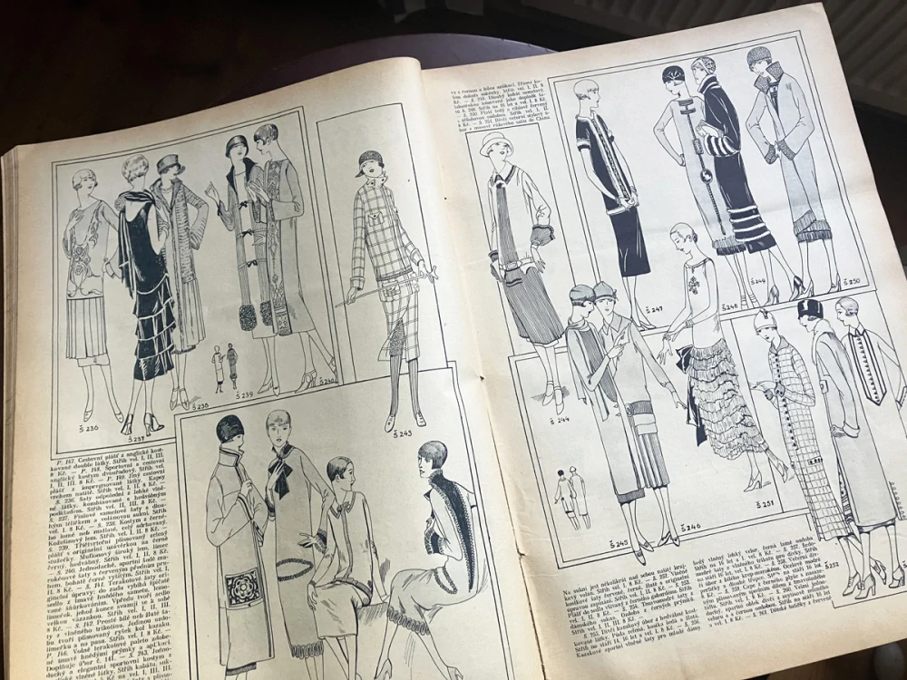 "List paní a dívek" | svázaná kniha ročníků 1924-1925