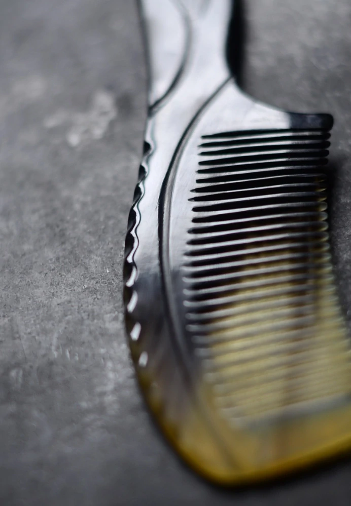 Hřeben z rohoviny