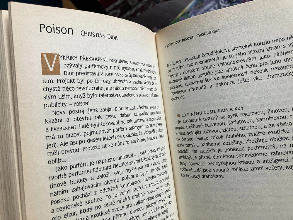 "Zlatá kniha parfémů" | kniha