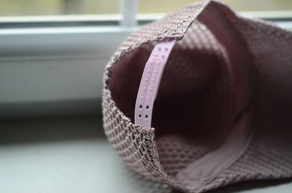 Chic kšiltovka II. | model ve starorůžové