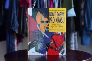 "Nové barvy pro krásu" | kniha