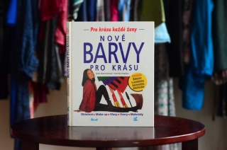 "Nové barvy pro krásu" | kniha