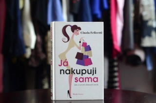 "Já nakupuji sama" | kniha