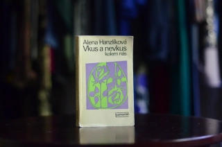 "Vkus a nevkus kolem nás" | kniha